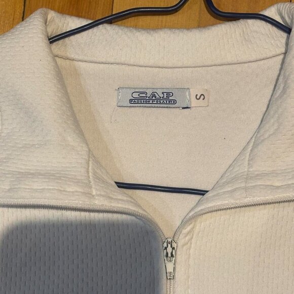 Vintage Cap Activewear Zip-Up Top | Size S | Chic Athleisure Essential - Picture 5 of 6